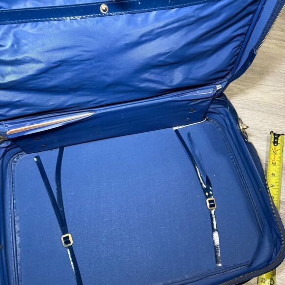 Vintage‎ blue patent leather vinyl travel suitcase - Picture 5 of 8